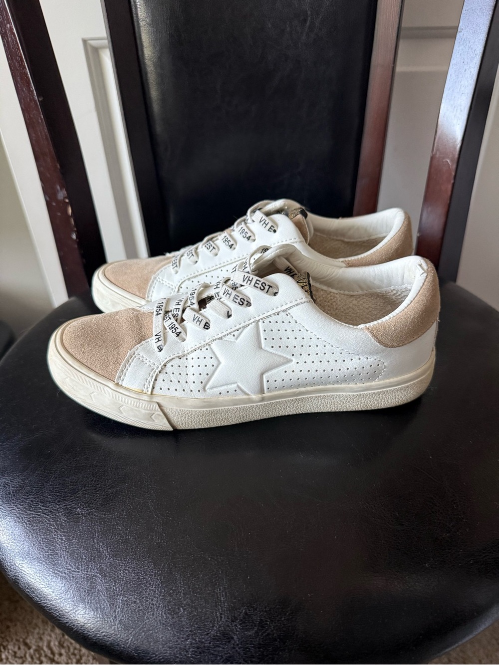Vintage Havana White Leather Sneakers with Beige Suede Accents